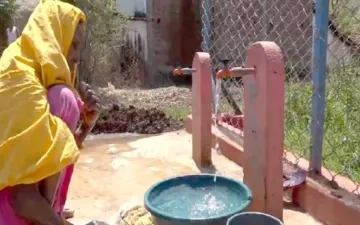 गांव में पानी पहुंचा… फीता काटने का मौका नहीं दिया तो नाराज हो गए नेताजी