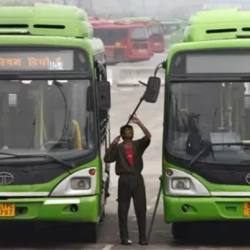 राजधानी की सड़कों से गायब डीटीसी, नई बसें आई नहीं पुरानी हटा दीं