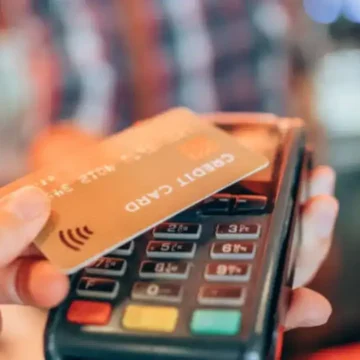 153463646 क्रेडिट कार्ड : इस्तेमाल करें, लेकिन जरा संभल कर